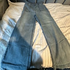 Cremeaux wide leg jeans size 8. Love these, to big now that I have lost weight.